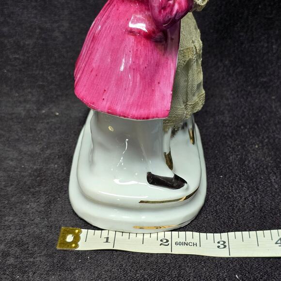 Porcelain Victorian Colonial Couple Courting Man & Women Lace Dress Figurines - Picture 7 of 10